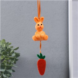 Декор подвеска "Кролик в блестках с морковкой" 4х3,5х13,5 см