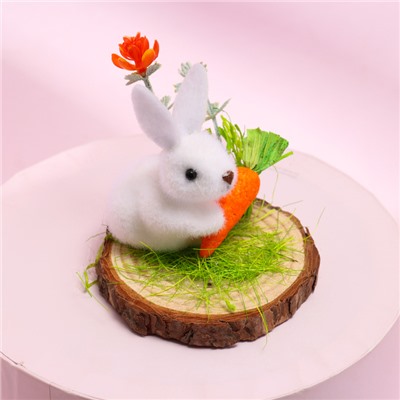 Пасхальный декор «Зайка с морковкой» 8 × 8 × 7 см